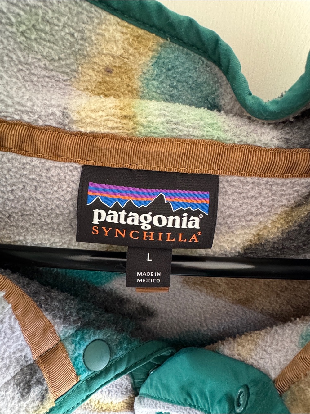 patagonia synchilla size large trout tails fish - Picture 3 of 4